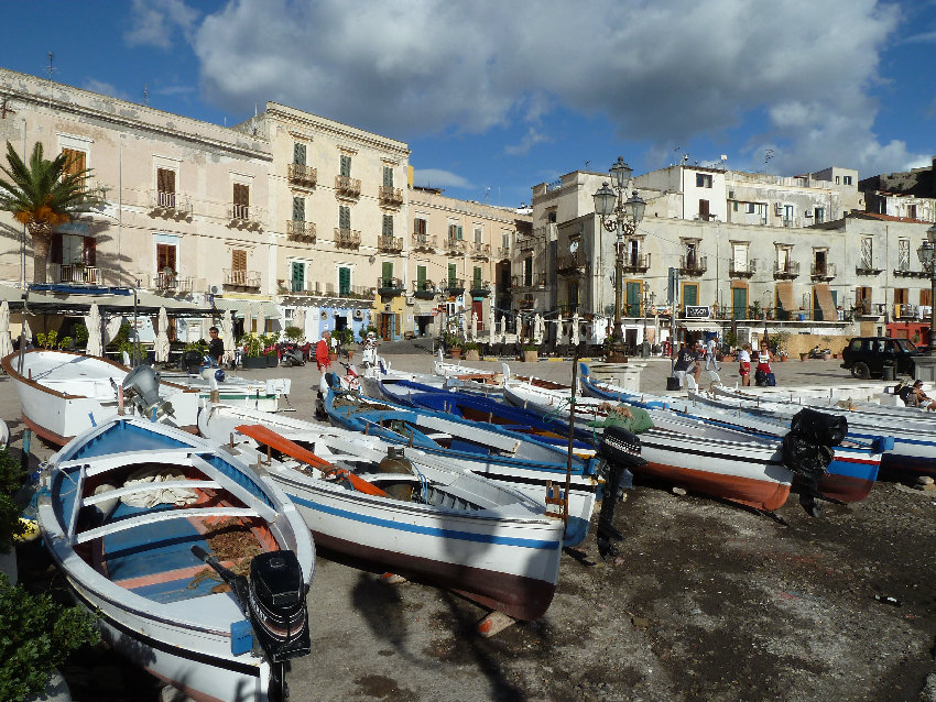 Lipari Piazza di Marina Corta