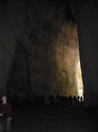 Orecchio_di_Dionisio visto dall'interno Siracusa