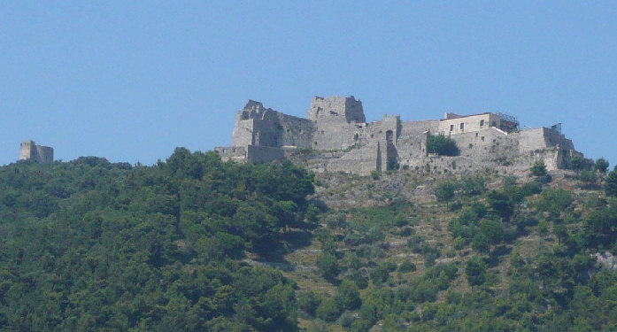 Castello Arechi di Salerno con Bastiglia a sinistra