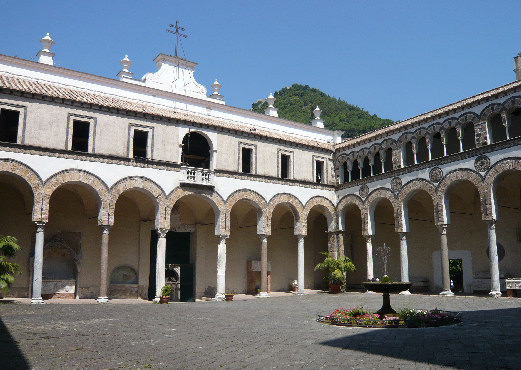 Porticato interno del Duomo di Salerno