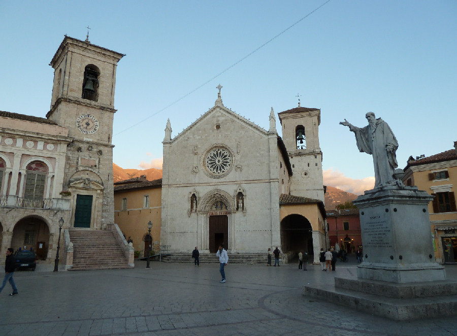 Piazza San_Benedetto di Norcia