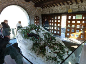 Interno Cappellina Scoglio di Santa Rita a Roccaporena