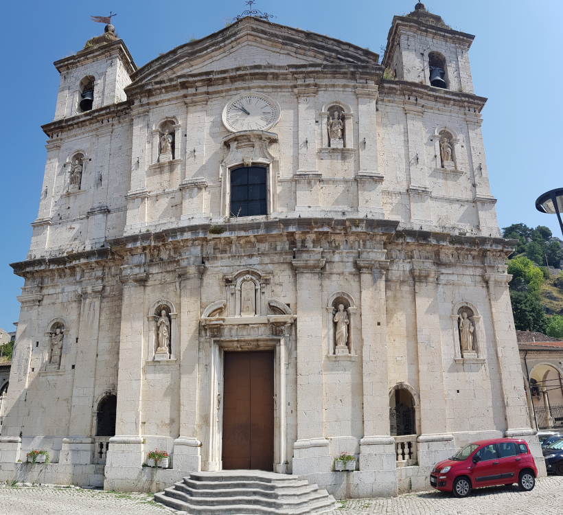 Castel_di_Sangro Basilica di Santa Maria Assunta