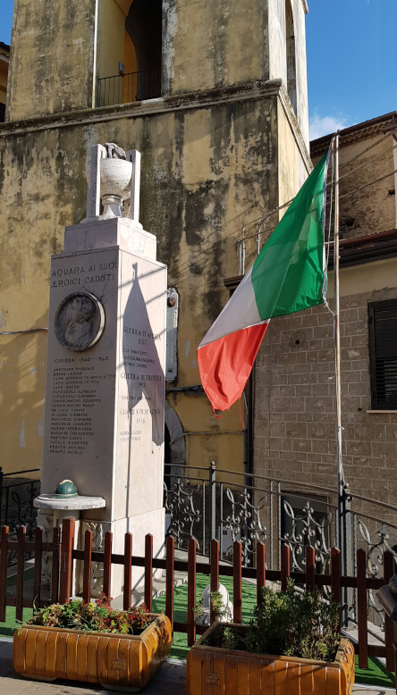 Aquara monumento ai caduti