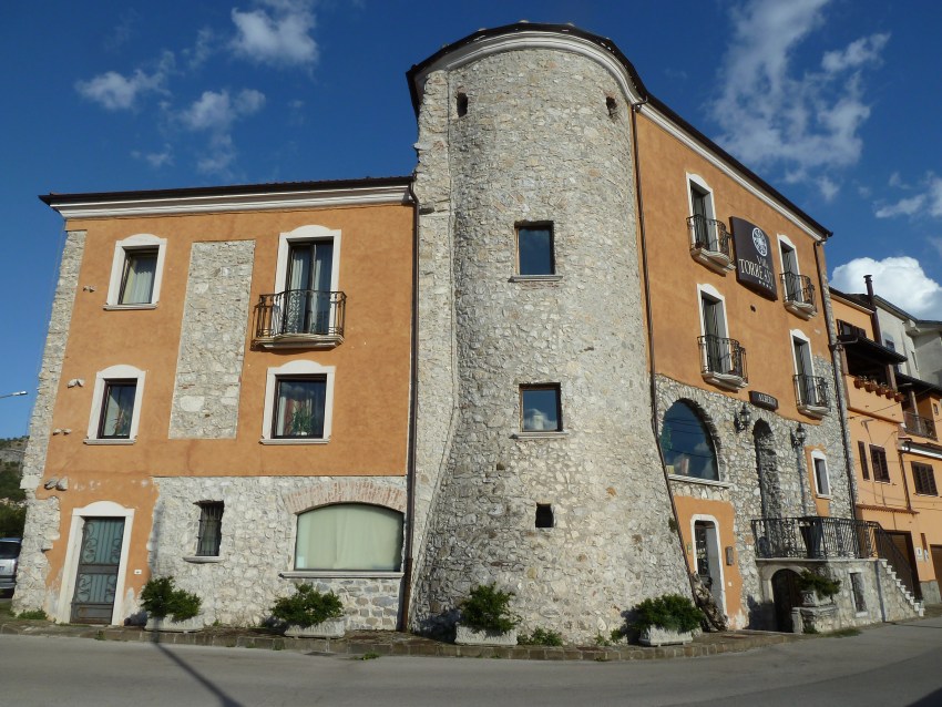 Atena_Lucana antico torrione del 1700