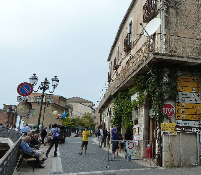 Piazza_Santa_Sofia di Castelcivita