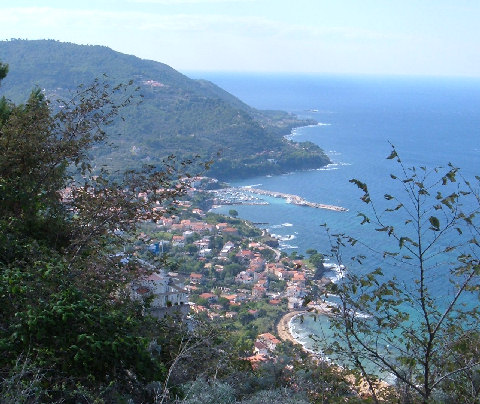 Veduta di San Marco e costa cilentana da Castellabate