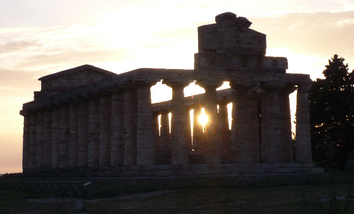Tramonto a Paestum