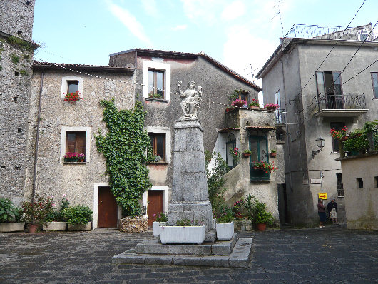 Piazza San Pietro di San Giovanni a Piro