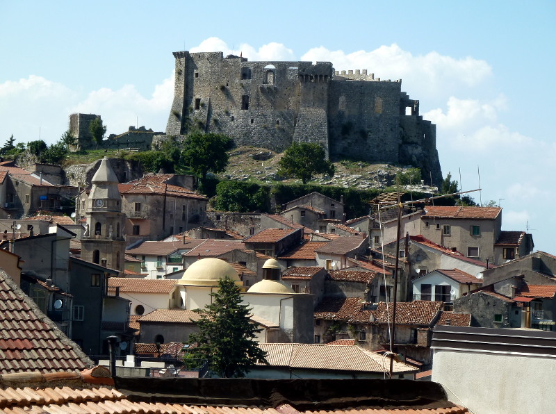 Sicignano degli Alburni veduta col castello