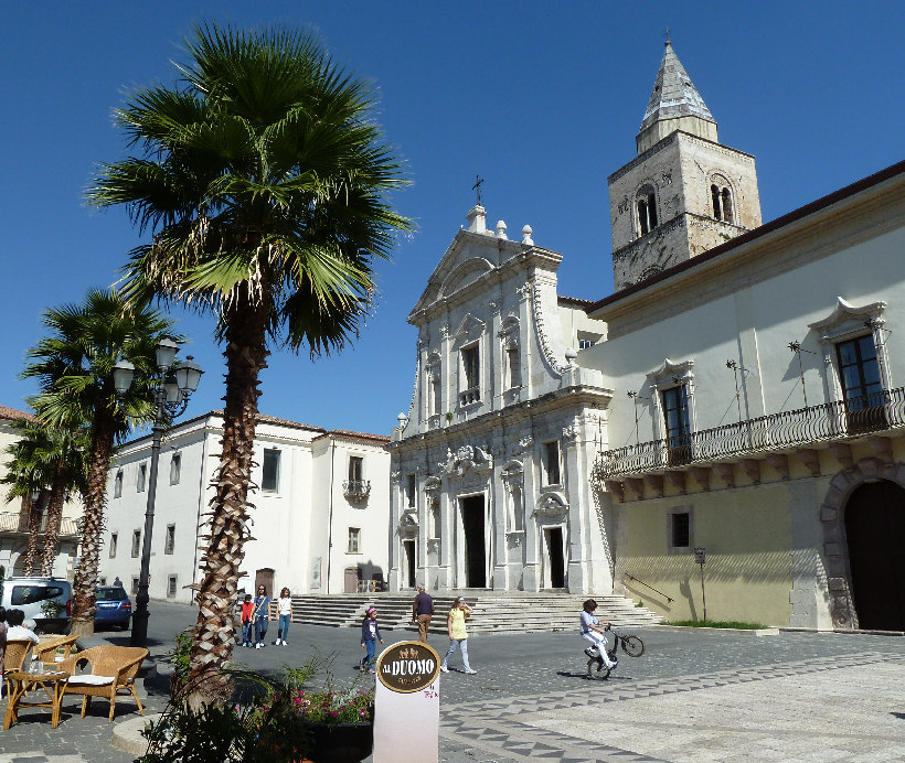 Piazza_Duomo di Melfi
