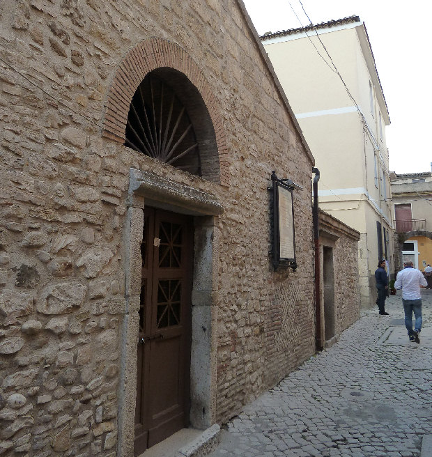 Venosa Casa_di_Orazio