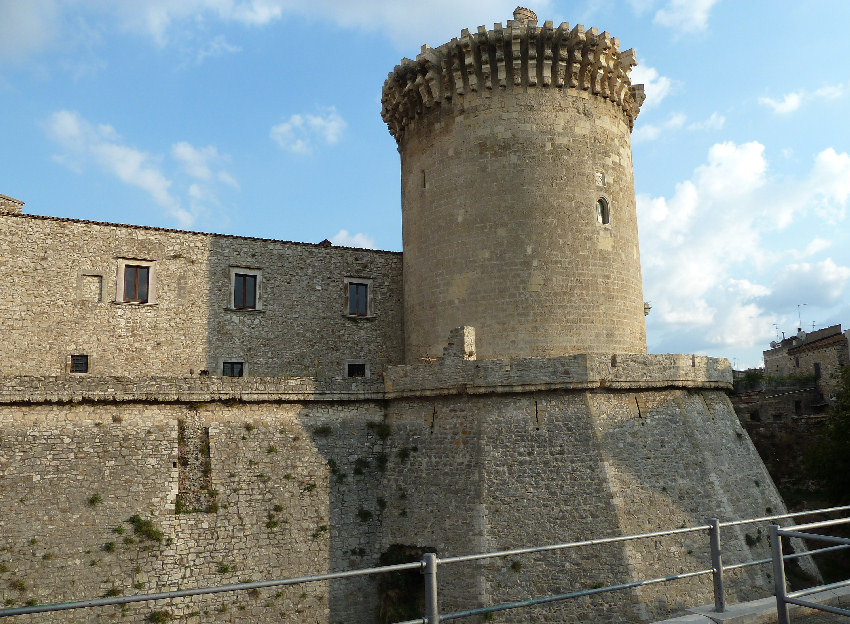 Castello_di_Venosa