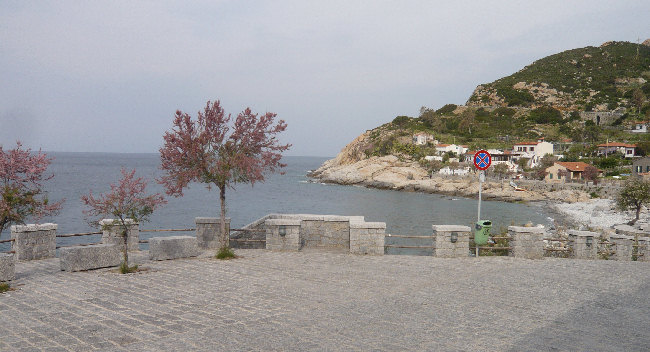 Chiessi: Piazzale delle Ginestre