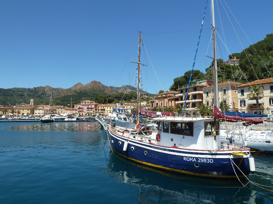 Porto_Azzurro: il porto turistico