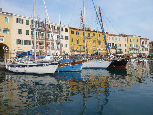 Imbarcazioni nella Darsena di Portoferraio
