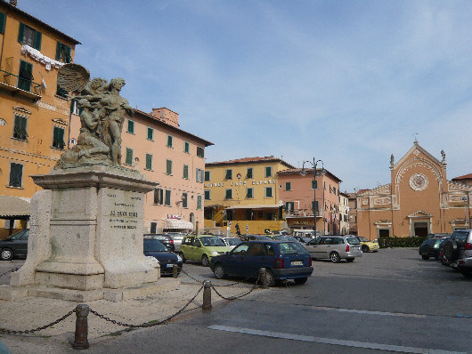 Piazza della Repubblica nel centro storico di Portoferraio