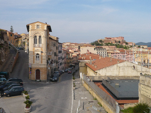 Via del Carmine e via della Fonderia a Portoferraio