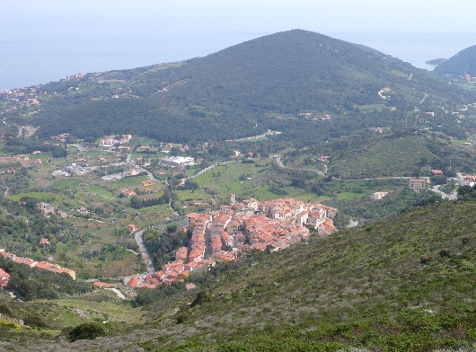 Veduta di Rio nell'Elba di Isola d'Elba