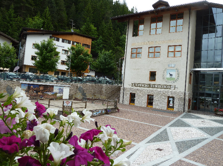 Ufficio_Turistico di Canazei