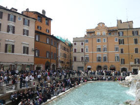 Piazza_di_Trevi Roma