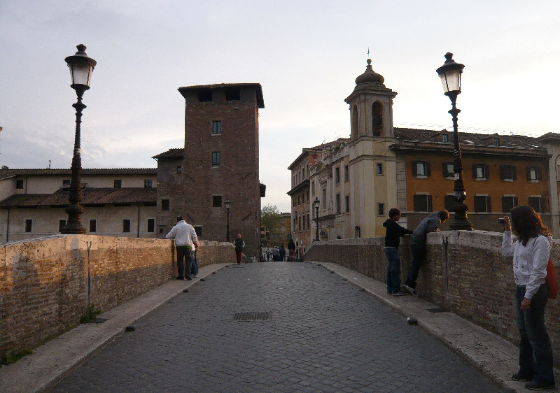 Ponte d'accesso all'isola Tiberina