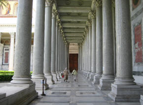 Colonnato San_Paolo_Fuori_Le_Mura Roma