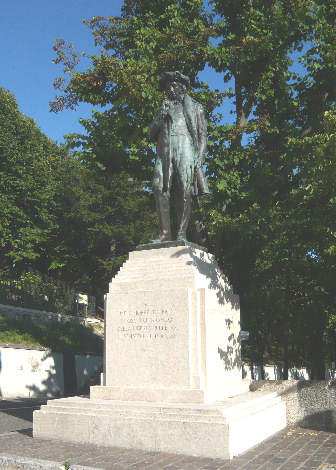 Monumento a Melchiorre Delfico