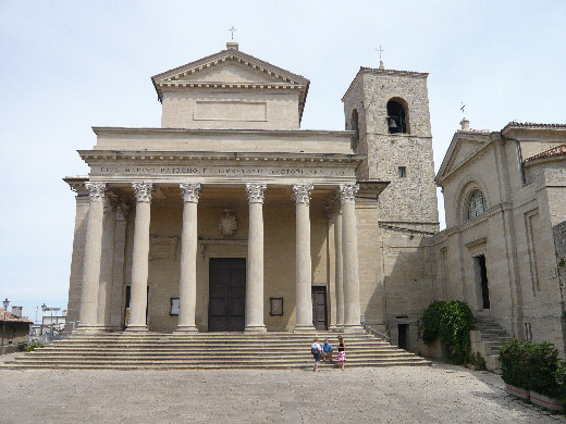 Piazza Domus Plebis e Basilica del Santo di San Marino