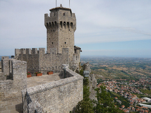 La seconda Torre e veduta di Borgo Maggiore
