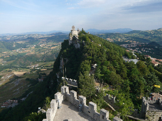 La seconda Torre vista dalla prima Torre di San Marino