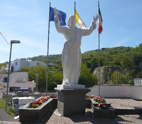 Statua Gesù a Fontana