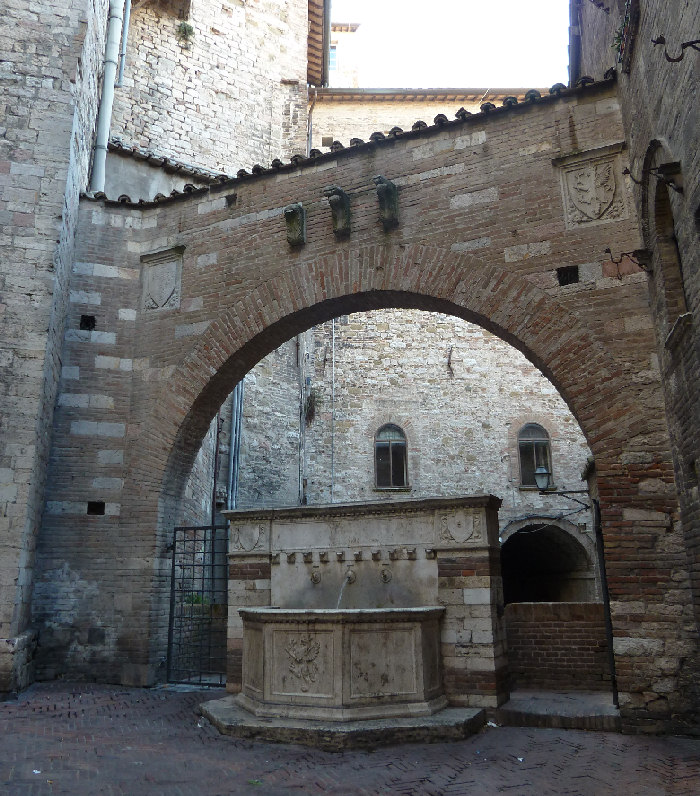 Fontana in Via Maestà delle Volte di Perugia