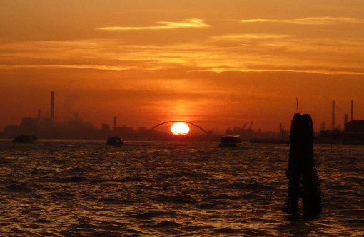 Tramonto sotto l'arco di Marghera